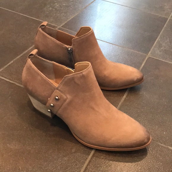 Franco Sarto Shoes - ⭐️Franco Sarto Leather Shoe Booties 9 Boots